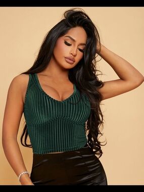 Ribbed V-Neck Cropped Tank Top - Dark Green